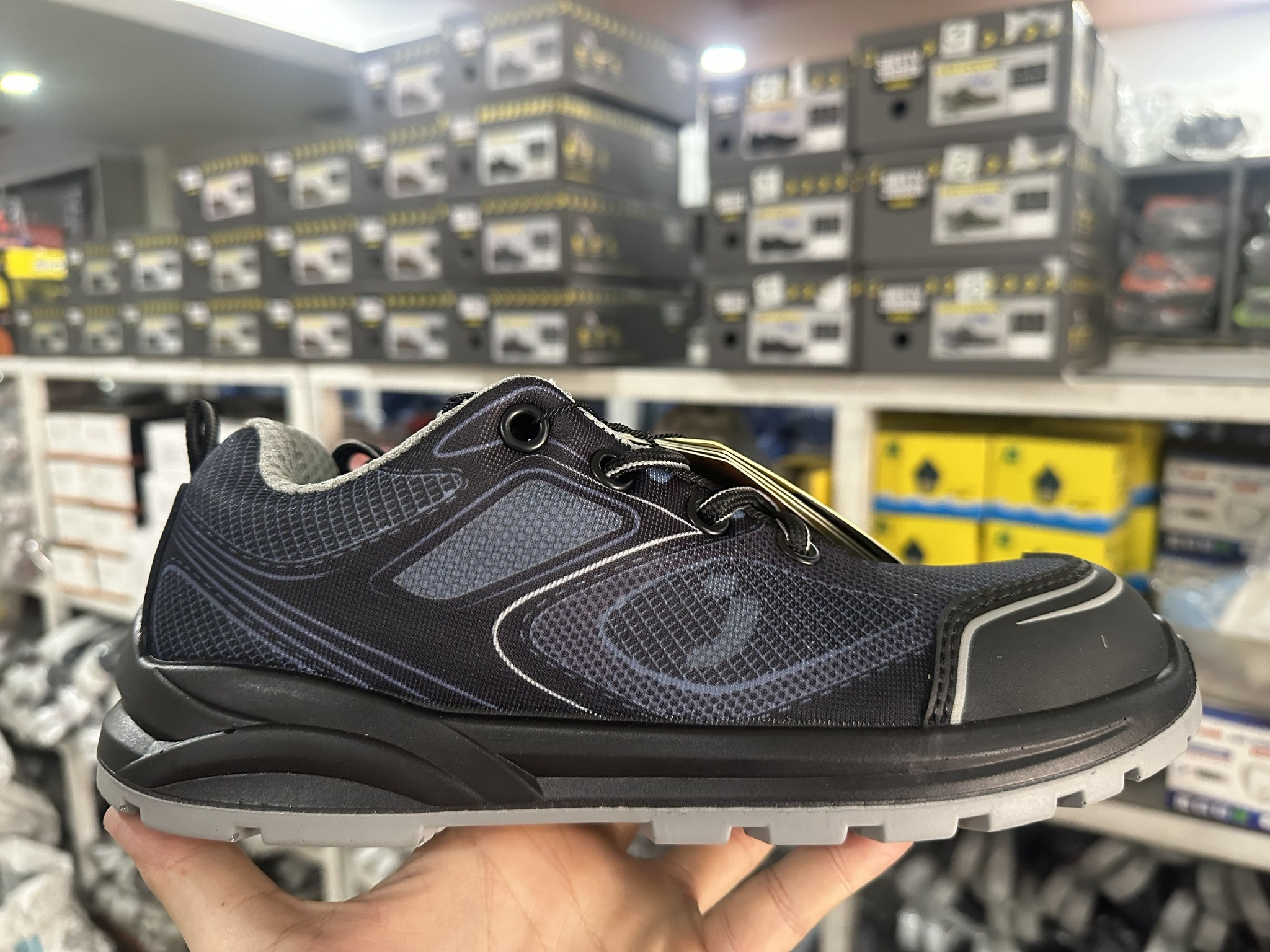 Giày bảo hộ lao động